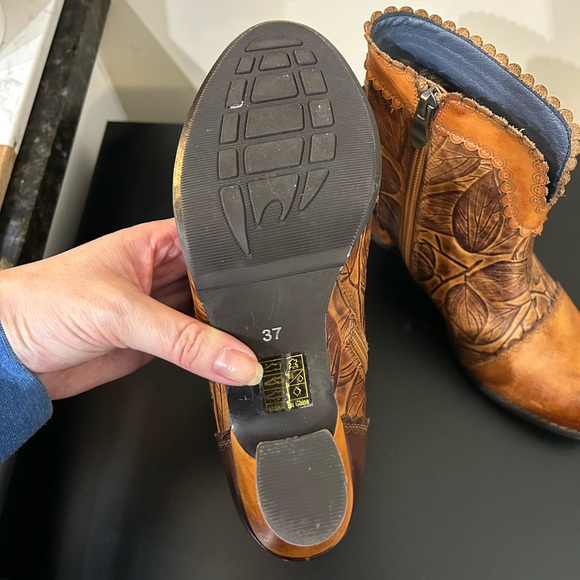 L’artiste Ankle Booties - Picture 5 of 6